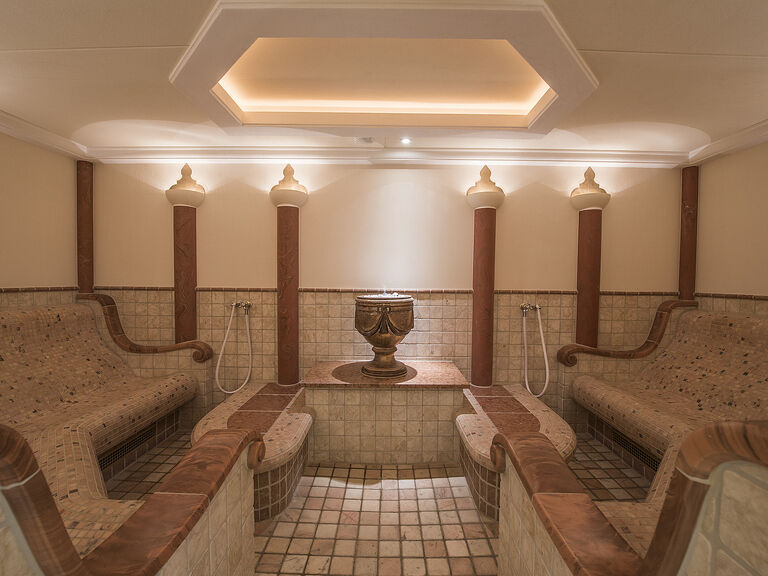 Das Laconium zur Entspannung bei milder, trockener Wärme für den Körper im Wellnesshotel Mooshof im Bayerischen Wald.